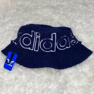Addidas Fuzzy Bucket Hat